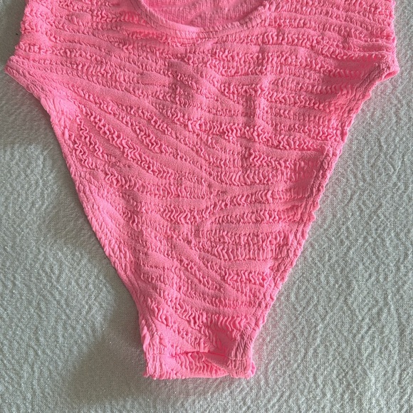 Bond-eye mara one piece, Pink Tiger, $175 - Picture 14 of 15